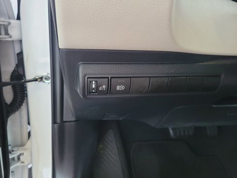 Used 2024 Toyota Corolla LE image 29