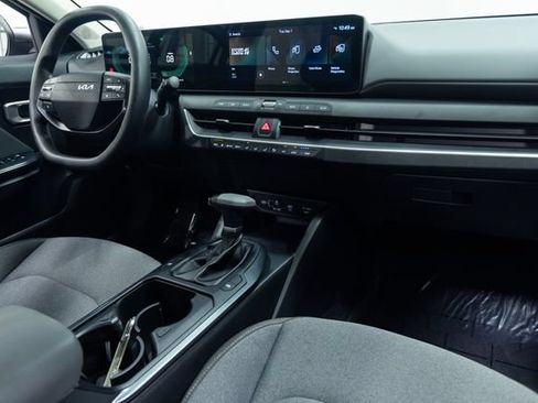Used 2025 Kia K4 FWD image 26