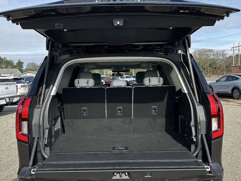 New 2025 Ford Expedition Platinum w/ Driver's Package image 5