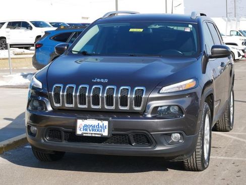 Used 2016 Jeep Cherokee Latitude image 3