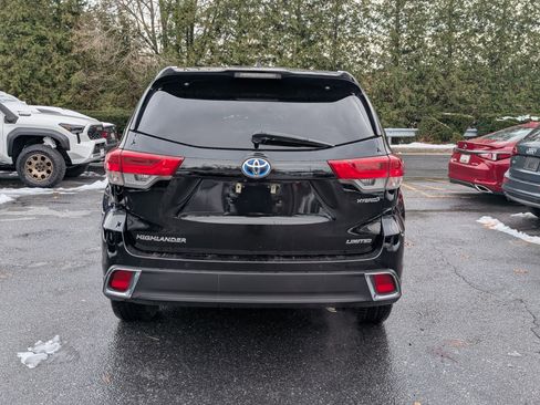 Used 2017 Toyota Highlander Limited Platinum image 4