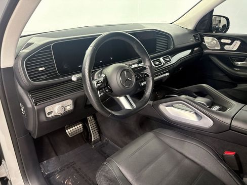 Used 2024 Mercedes-Benz GLS 450 4MATIC image 9