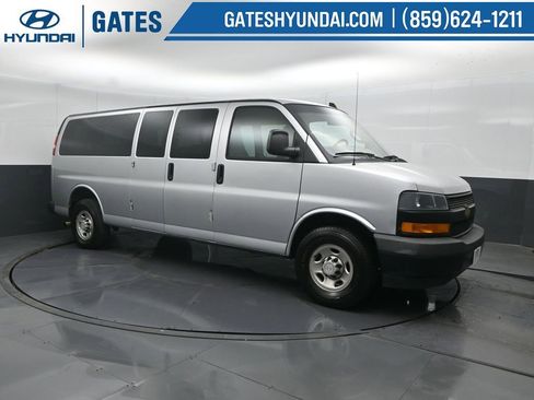 Used 2019 Chevrolet Express 3500 LS image 4