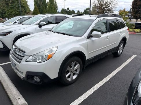 Used 2014 Subaru Outback 2.5i Limited w/ Moonroof Package AWD/4WD image 2