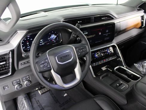 Used 2025 GMC Sierra 2500 Denali w/ Denali Reserve Package image 18