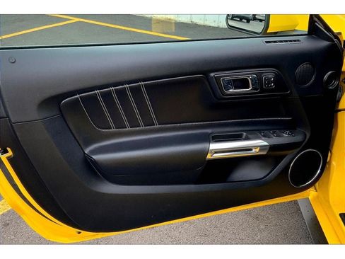 Used 2015 Ford Mustang GT Premium w/ Equipment Group 401A RWD image 21