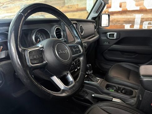 Used 2020 Jeep Wrangler Unlimited Sahara AWD/4WD image 9