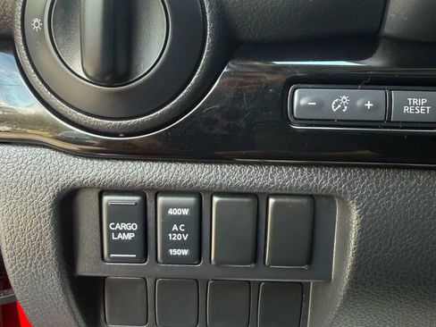 Used 2021 Nissan Titan SV w/ SV Convenience Package image 25