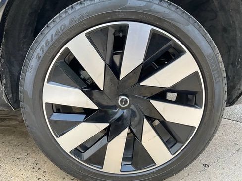 Certified 2023 Volvo XC90 T8 Ultimate w/ Lounge Package AWD/4WD image 9
