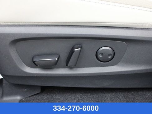 New 2026 Nissan Pathfinder SL image 16