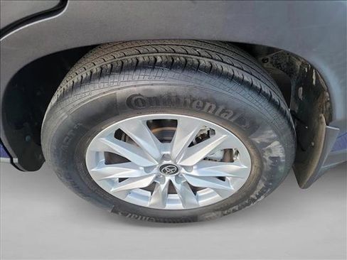 Used 2022 Toyota Corolla Cross LE AWD/4WD image 12