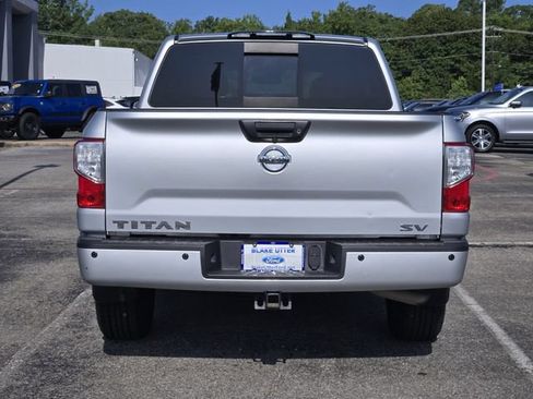 Used 2017 Nissan Titan SV RWD image 6
