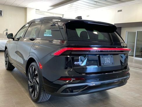Used 2025 Lincoln Nautilus Reserve w/ Jet Appearance Package AWD/4WD image 5