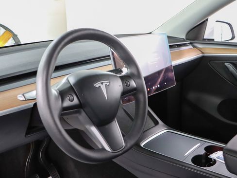 Used 2023 Tesla Model Y Long Range image 20