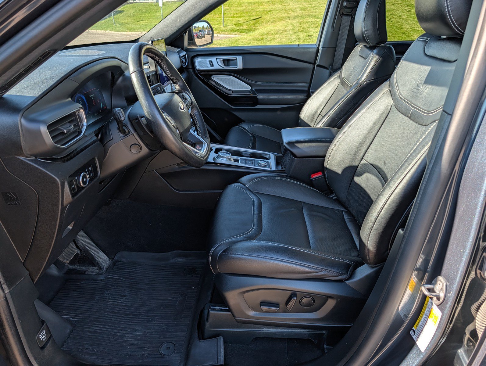 Used 2023 Ford Explorer ST w/ Technology Package AWD/4WD image 12