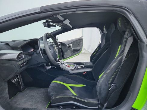 Used 2019 Lamborghini Huracan Performante image 23