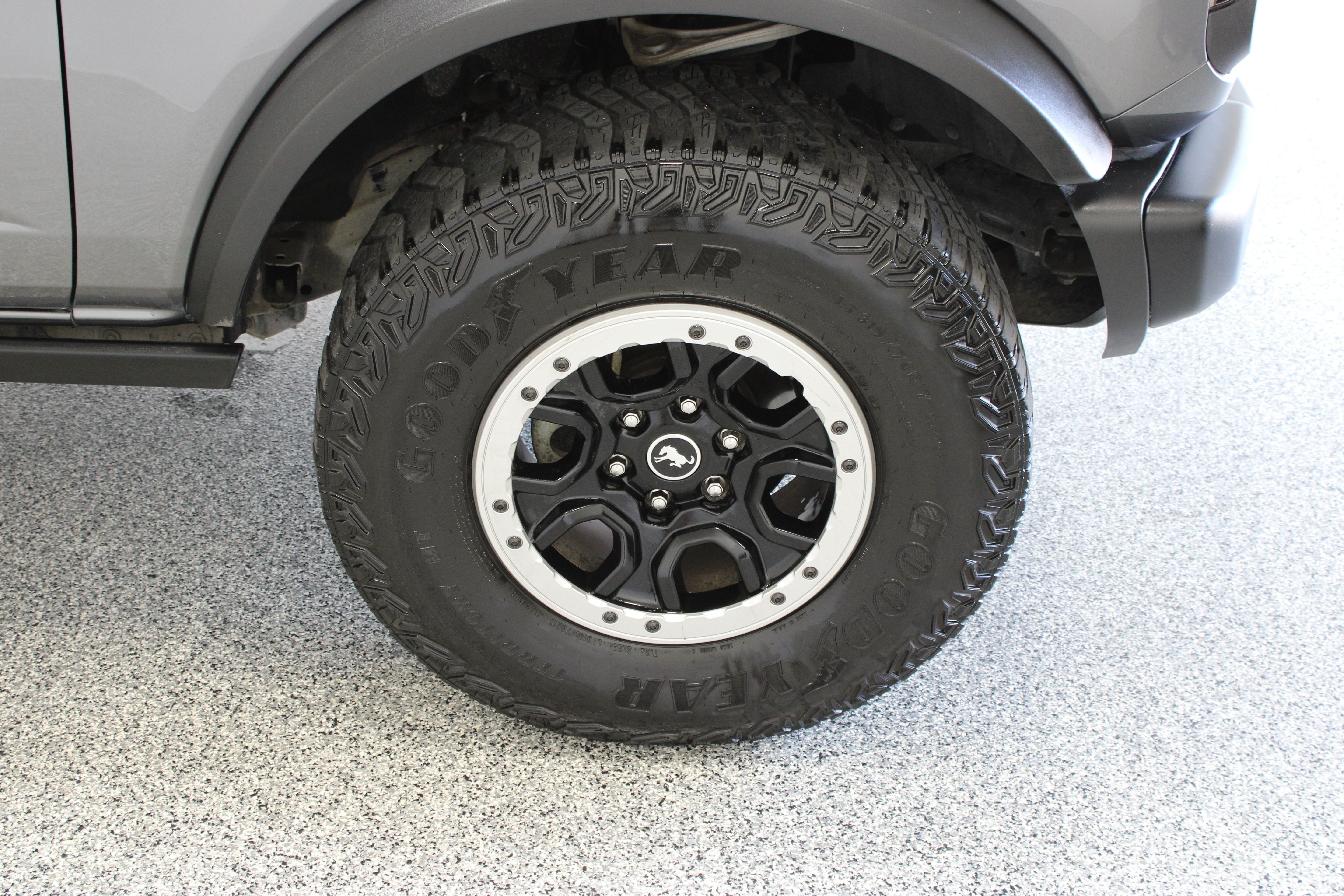 Used 2023 Ford Bronco Black Diamond w/ Sasquatch Package AWD/4WD image 5