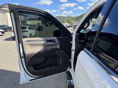 Used 2024 Chevrolet Silverado 1500 LTZ image 12