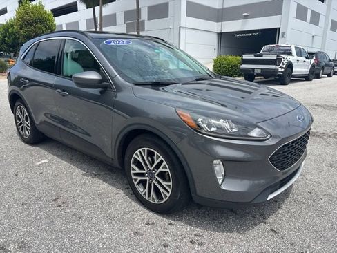 Used 2022 Ford Escape SEL w/ Technology Package FWD image 1