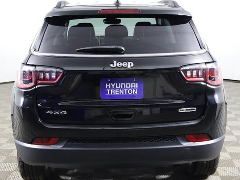 Used 2022 Jeep Compass Latitude image 11