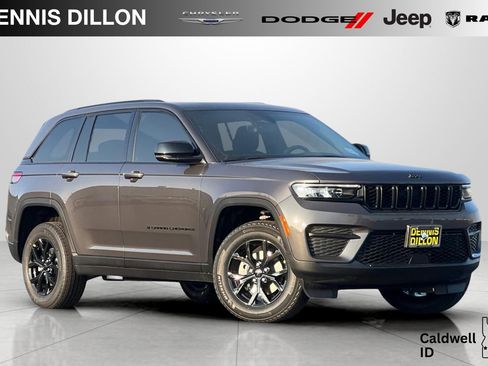 New 2025 Jeep Grand Cherokee Altitude image 1