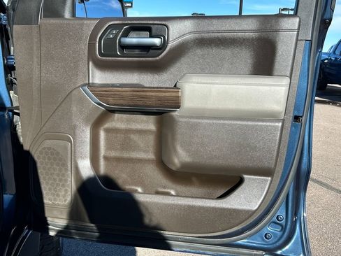 Used 2020 Chevrolet Silverado 1500 LT w/ Texas Edition image 17