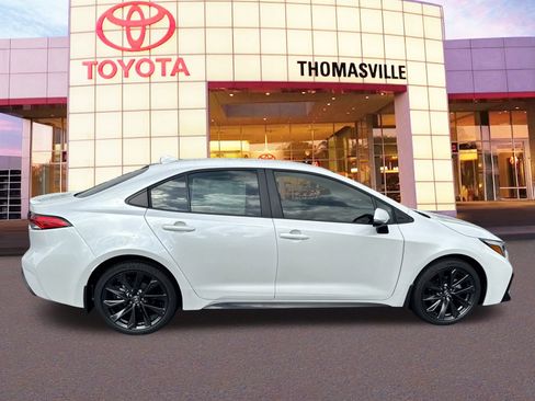 New 2025 Toyota Corolla SE FWD image 4