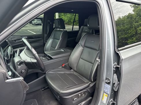 Used 2023 Cadillac Escalade Sport w/ LPO, ONYX Package AWD/4WD image 12
