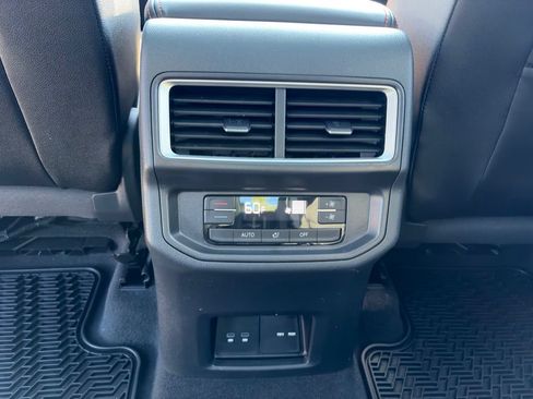 Used 2024 Volkswagen Atlas Peak Edition SEL AWD/4WD image 21