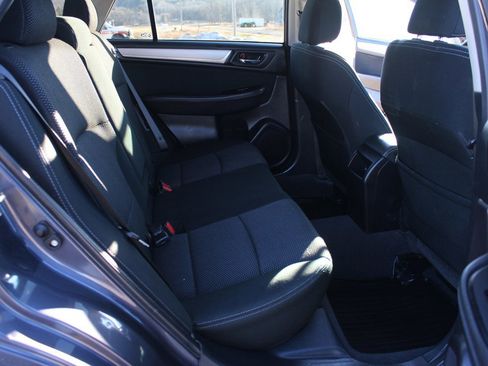 Used 2017 Subaru Outback 2.5i Premium image 36