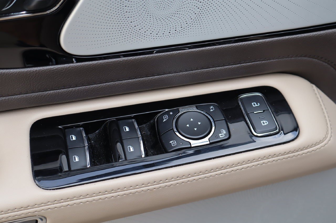 Used 2024 Lincoln Aviator Reserve w/ Equipment Group 201A RWD image 24