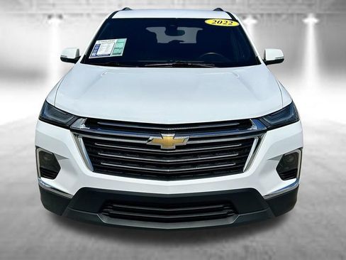 Used 2022 Chevrolet Traverse LT FWD image 2