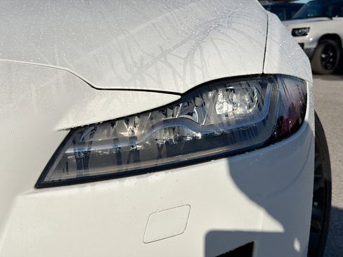 Used 2018 Jaguar XF Prestige image 9
