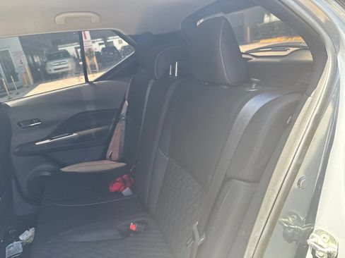 Used 2022 Nissan Kicks SV FWD image 6
