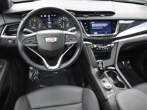 Used 2024 Cadillac XT6 Premium Luxury w/ Technology Package image 14