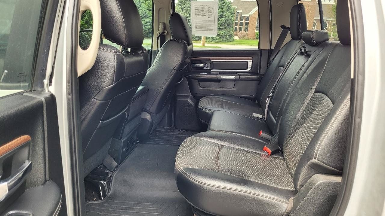 Used 2017 RAM 1500 Laramie AWD/4WD image 16