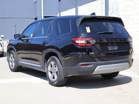 Used 2025 Honda Pilot EX-L image 3