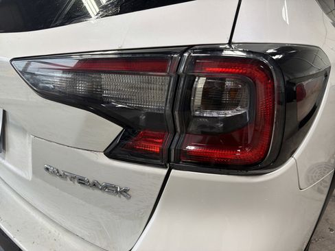 Used 2023 Subaru Outback Premium image 11