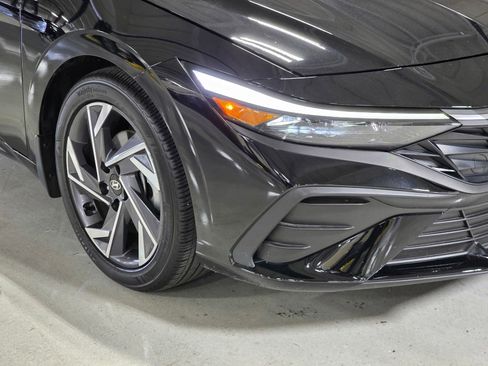 Certified 2025 Hyundai Elantra Sport image 10