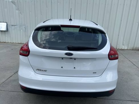 Used 2017 Ford Focus SE FWD image 4