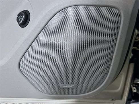 Used 2017 GMC Acadia SLT image 16