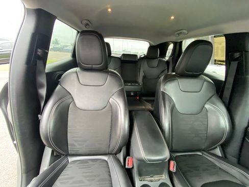 Used 2022 Jeep Cherokee Latitude AWD/4WD image 32