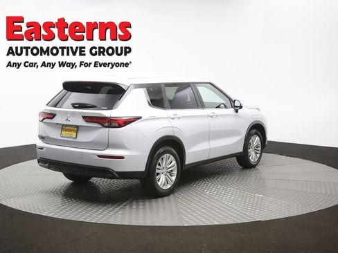 Used 2024 Mitsubishi Outlander ES AWD/4WD image 39