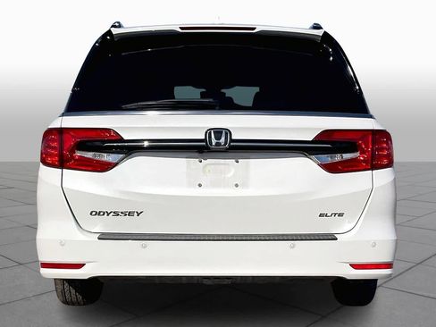 Used 2022 Honda Odyssey Elite image 4