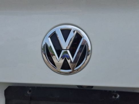 Used 2019 Volkswagen Jetta SE w/ Cold Weather Package FWD image 10