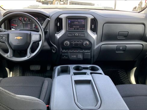 Used 2024 Chevrolet Silverado 2500 Custom w/ Custom Value Package image 16