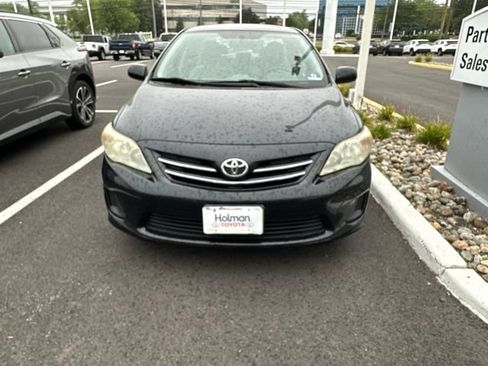 Used 2013 Toyota Corolla LE FWD image 2