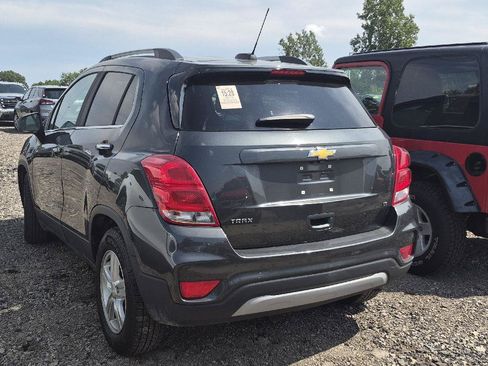 Used 2019 Chevrolet Trax LT w/ LT Convenience Package FWD image 4