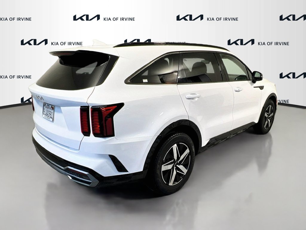 Certified 2023 Kia Sorento EX w/ Panoramic Sunroof Package FWD image 9