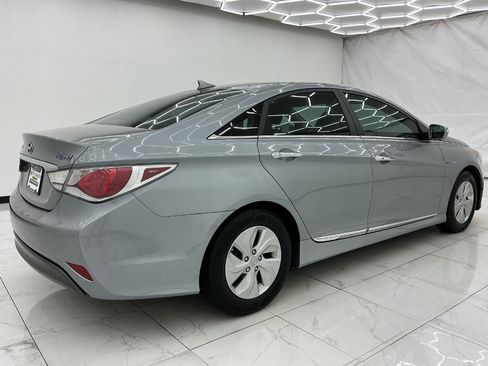 Used 2015 Hyundai Sonata Hybrid FWD image 11